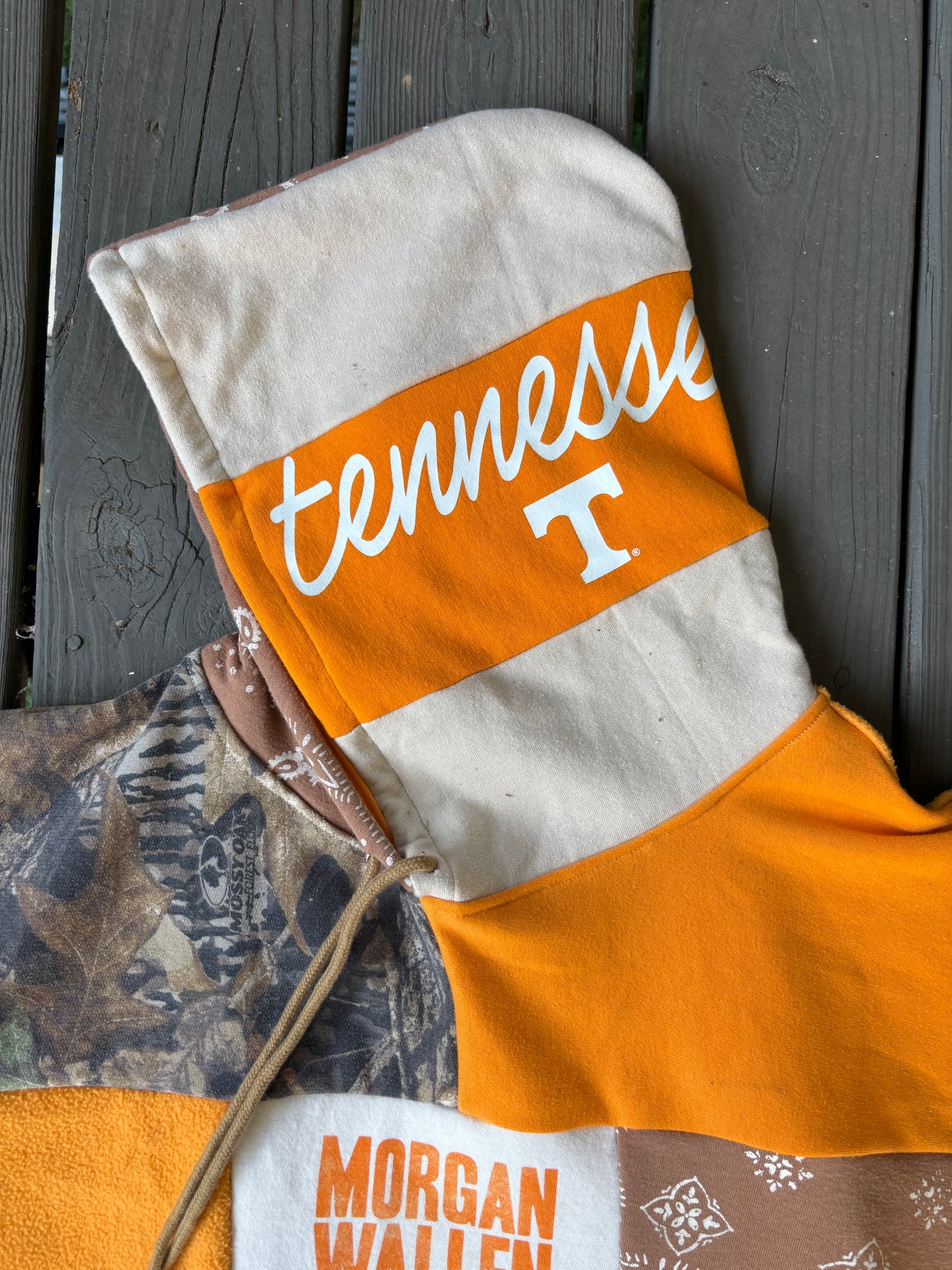 TN Vols Hoodie(L/XL)