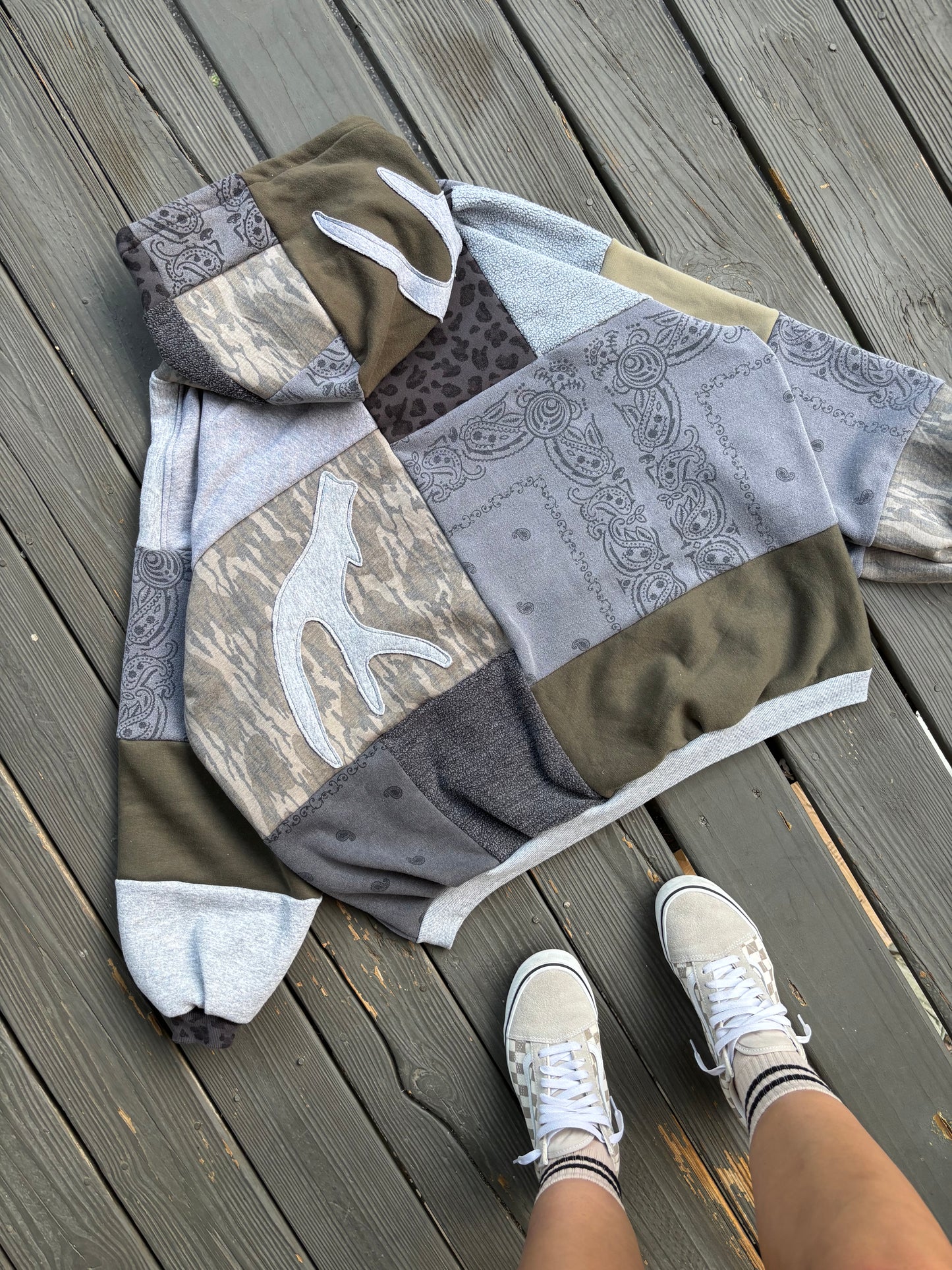 TOR In Between Hoodie(2XL)