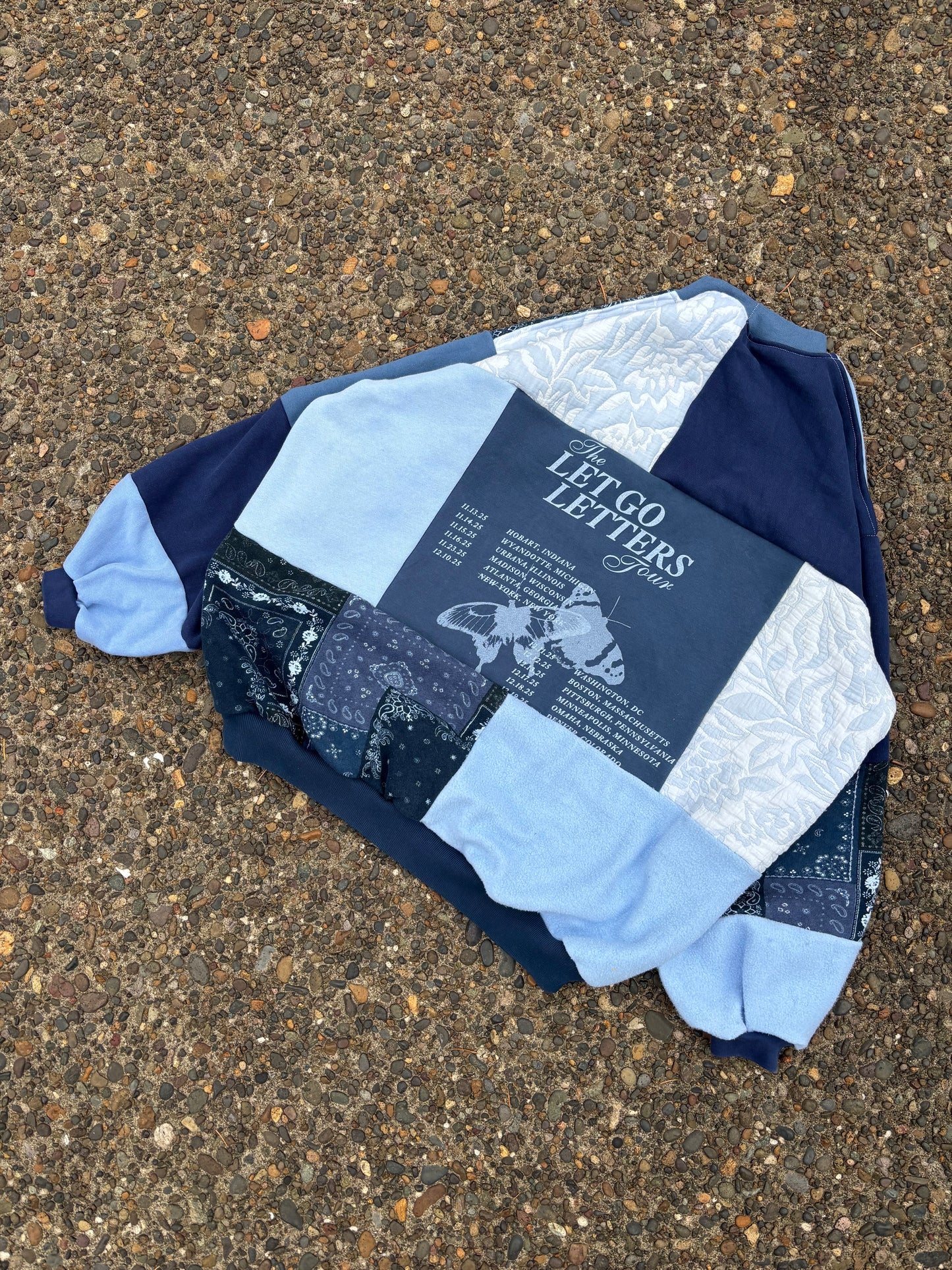 AA Blue Flowers Crew(L/XL)