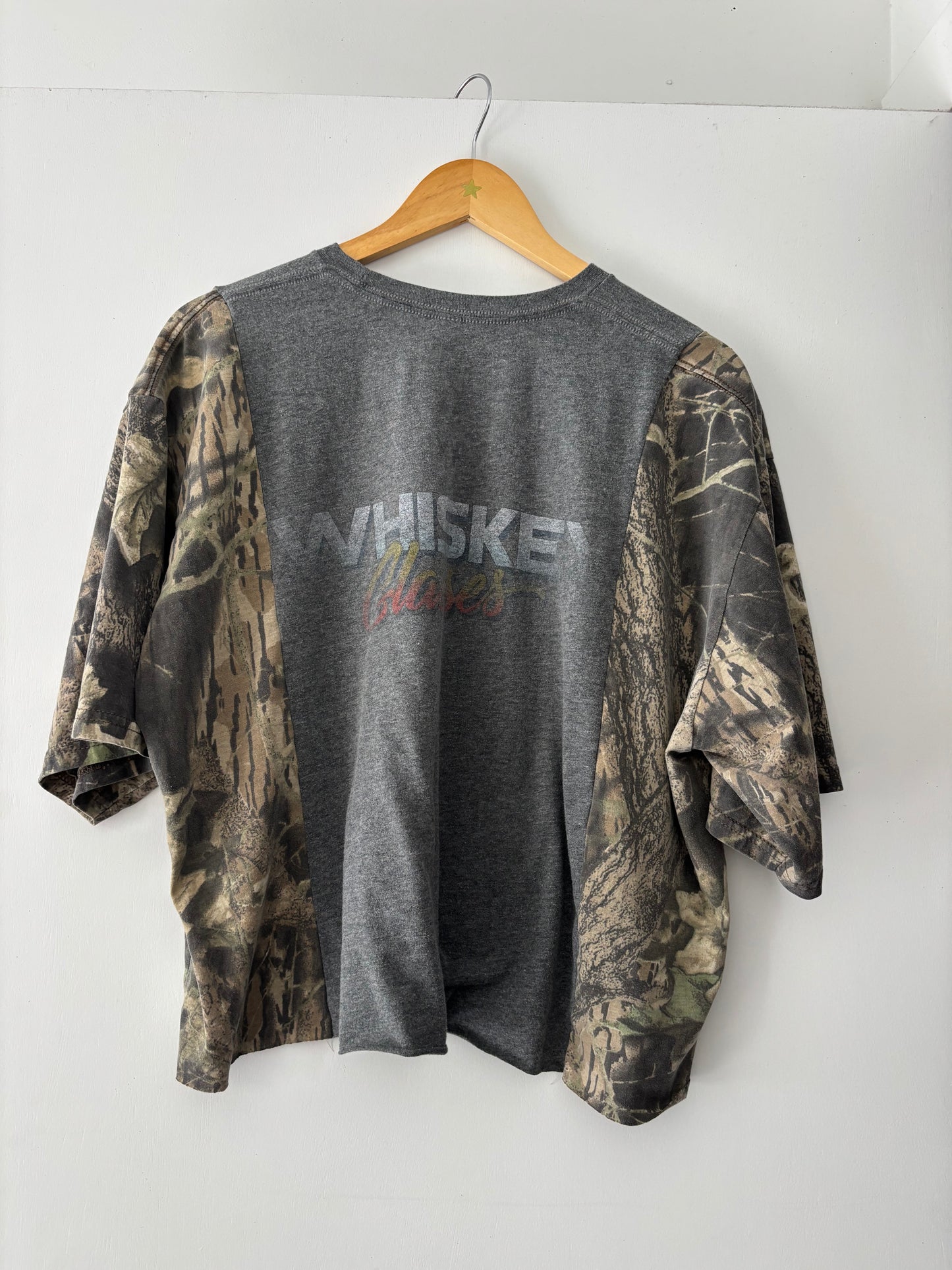 Whiskey Glasses Camo Tee(M-XL)