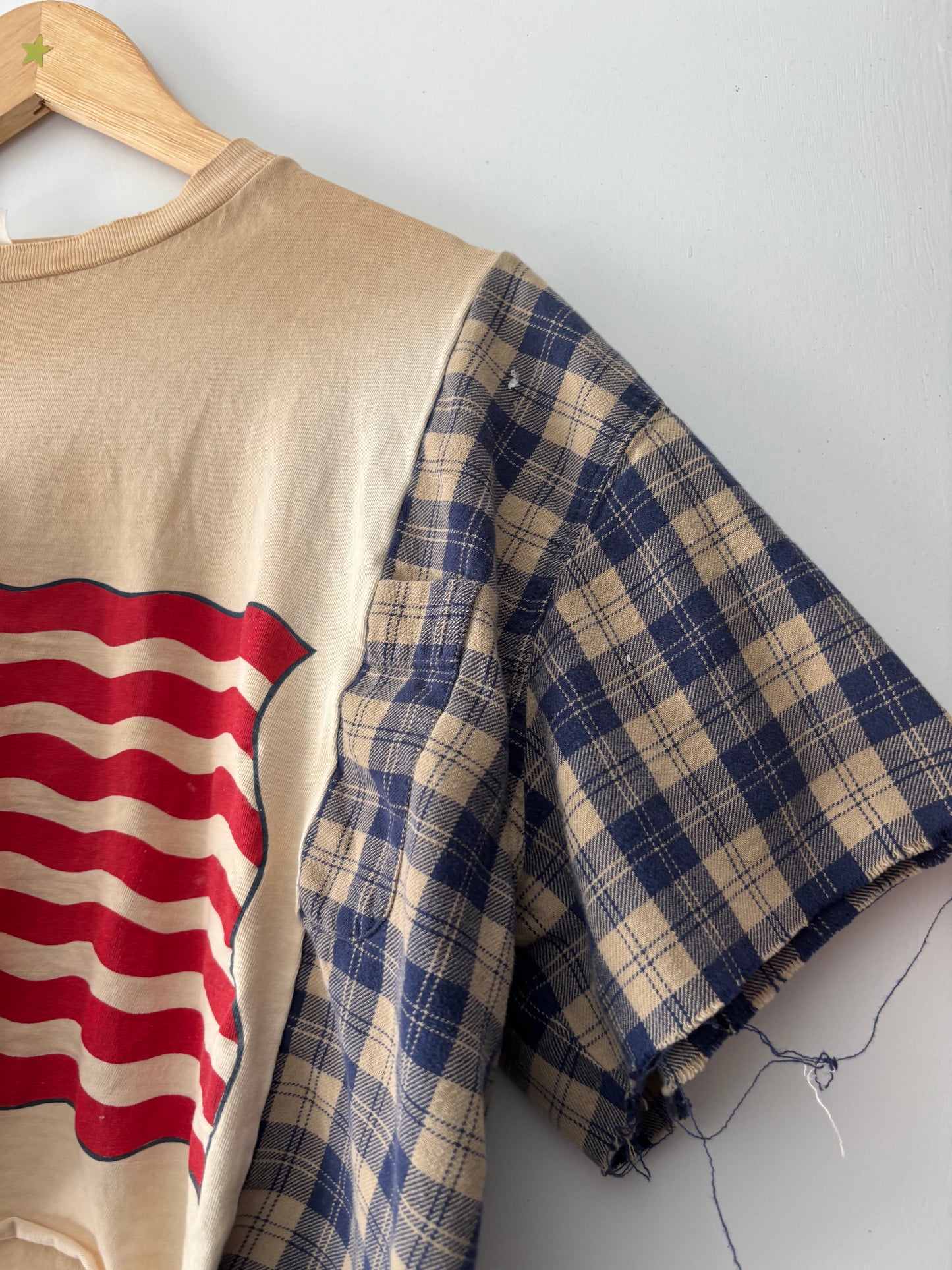 Distressed USA Flannel Tee(M-L)