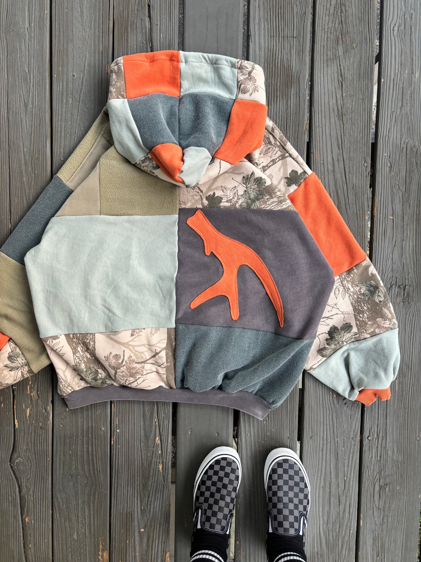 In Between Hoodie(2XL)