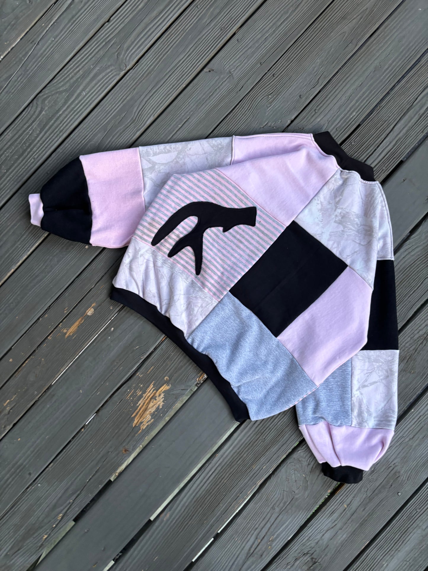 Hardy Pink Buck Sweatshirt(XL)