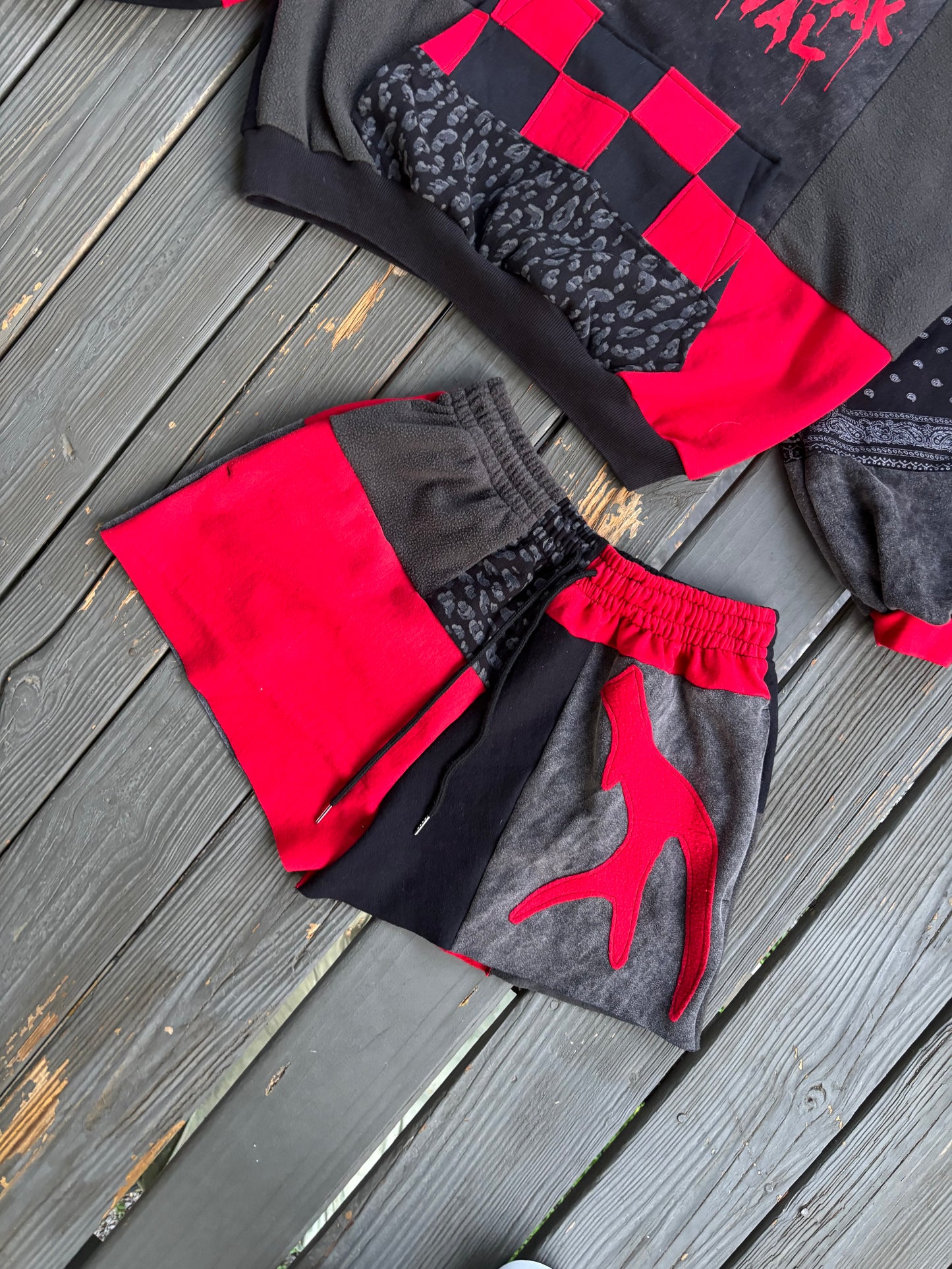 Buck Wild Shorts(L/XL)