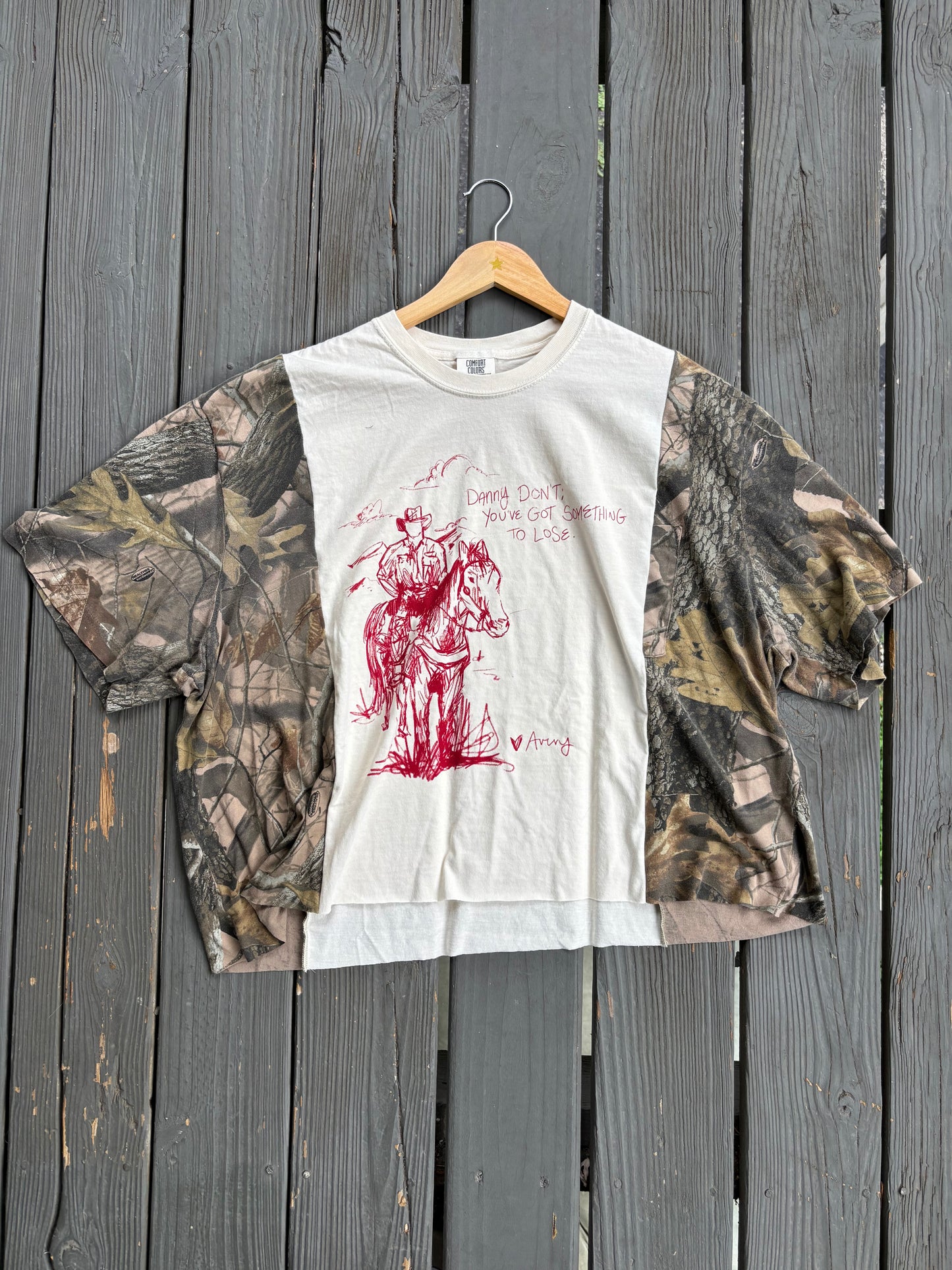 Avery Anna Johnny Tee(L/XL)