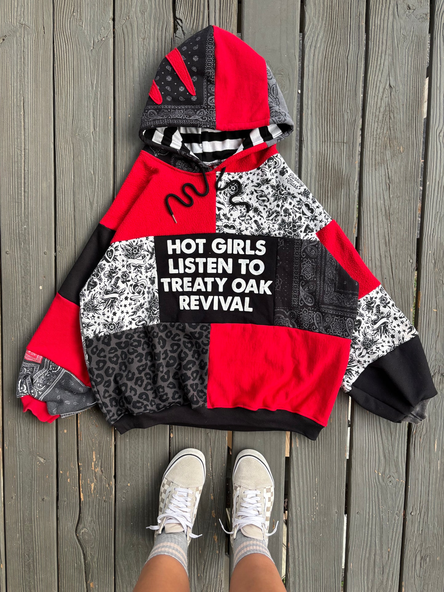 Hot Girls Luv TOR Hoodie(XL)