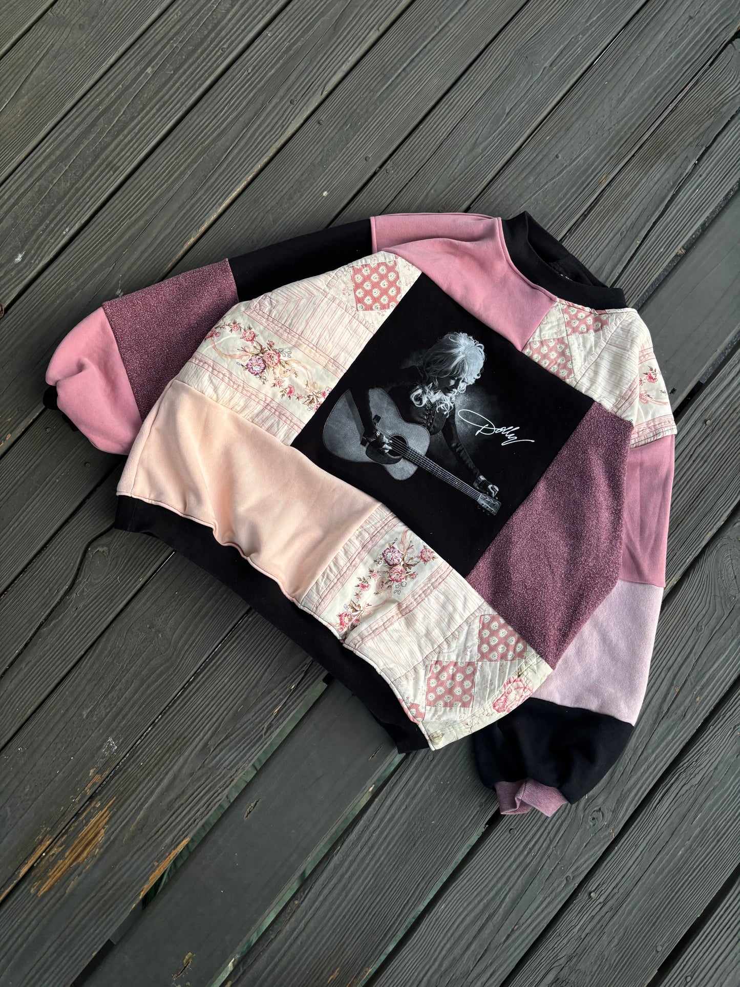 DP Pink Patch Crew(XL)