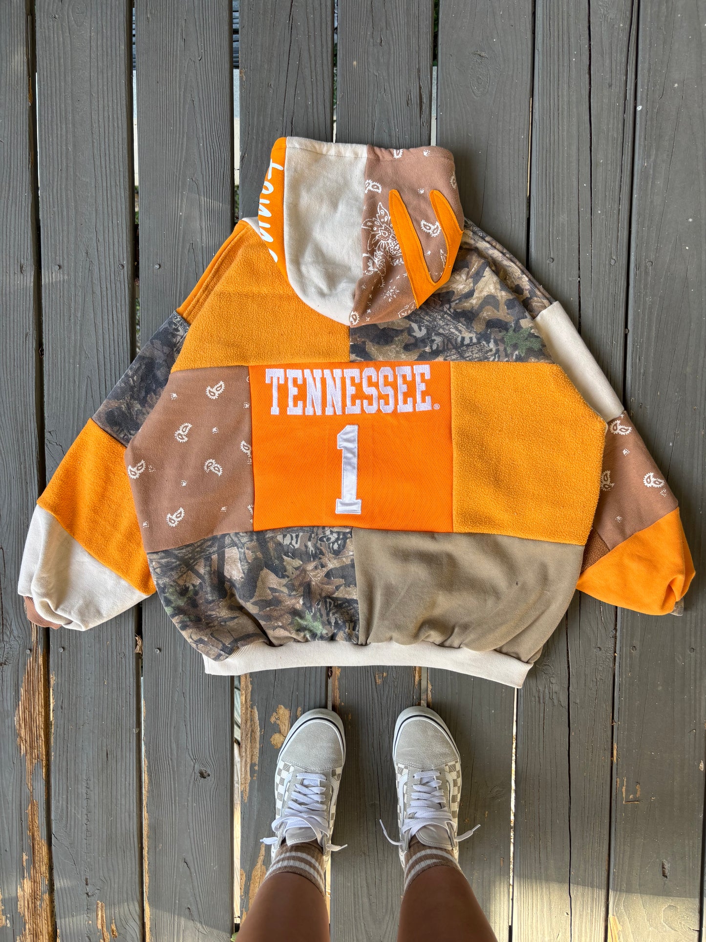 TN Vols Hoodie(L/XL)
