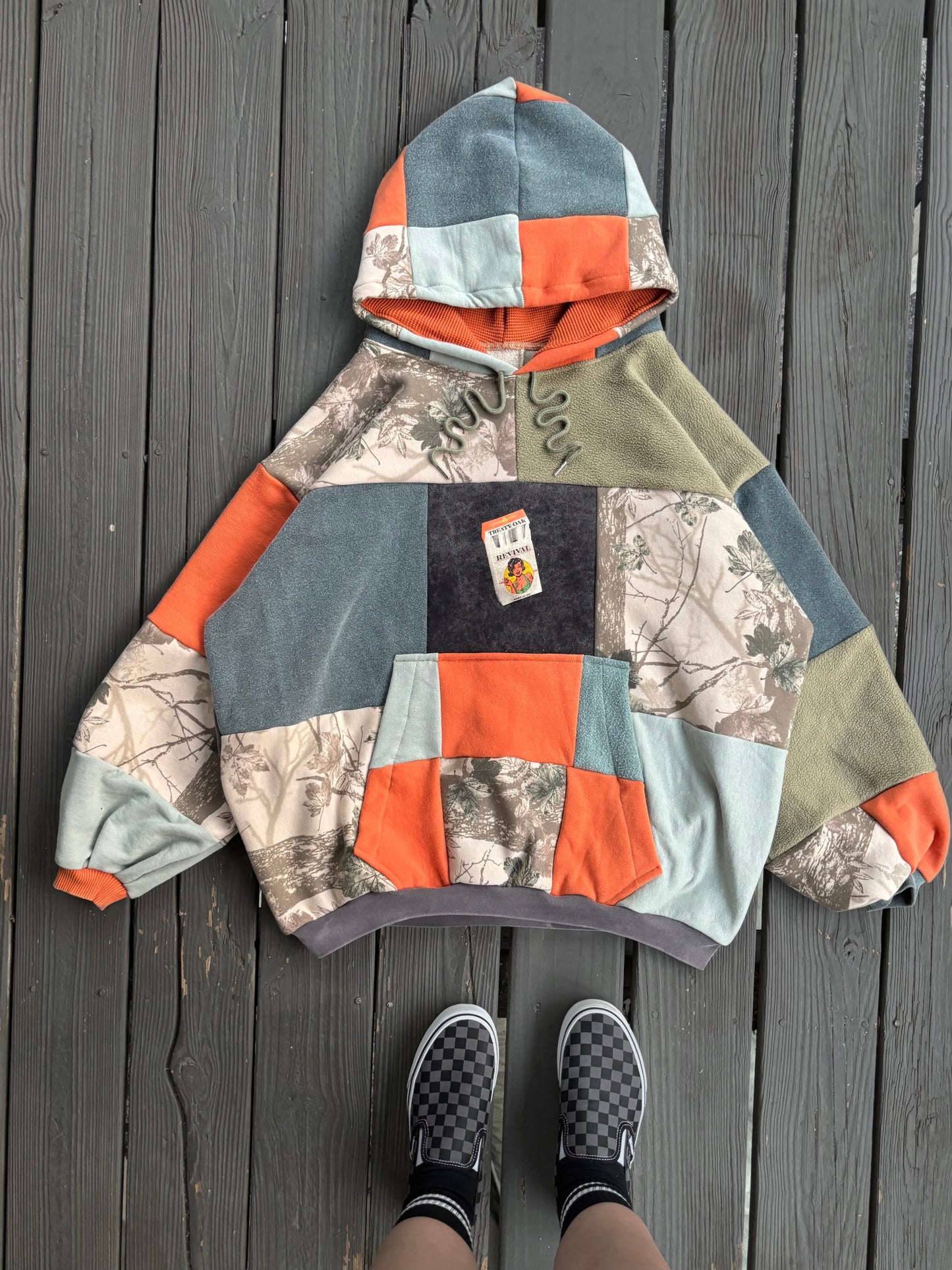 In Between Hoodie(2XL)