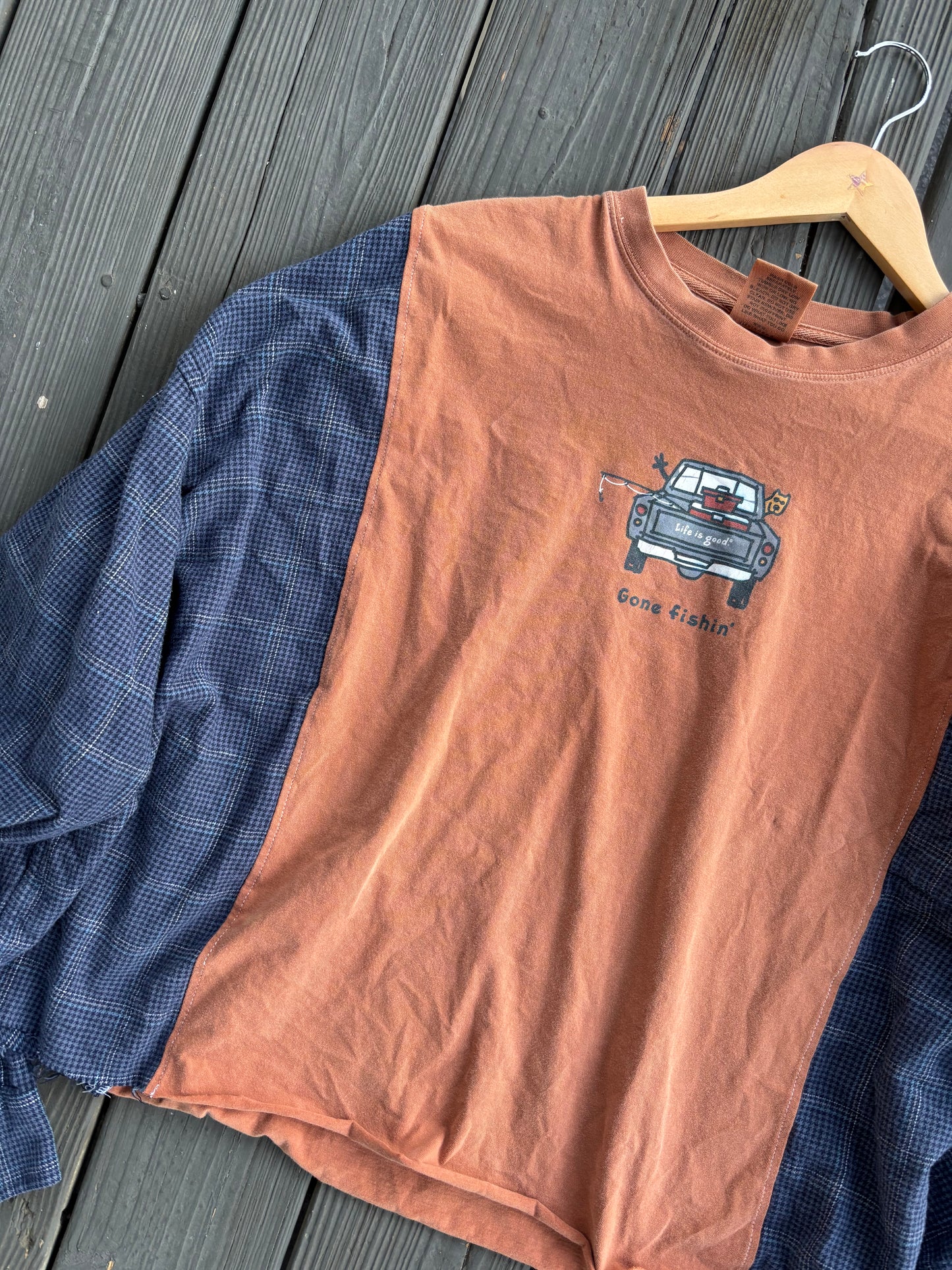 Gone Fishin’ Flannel Tee(XL)