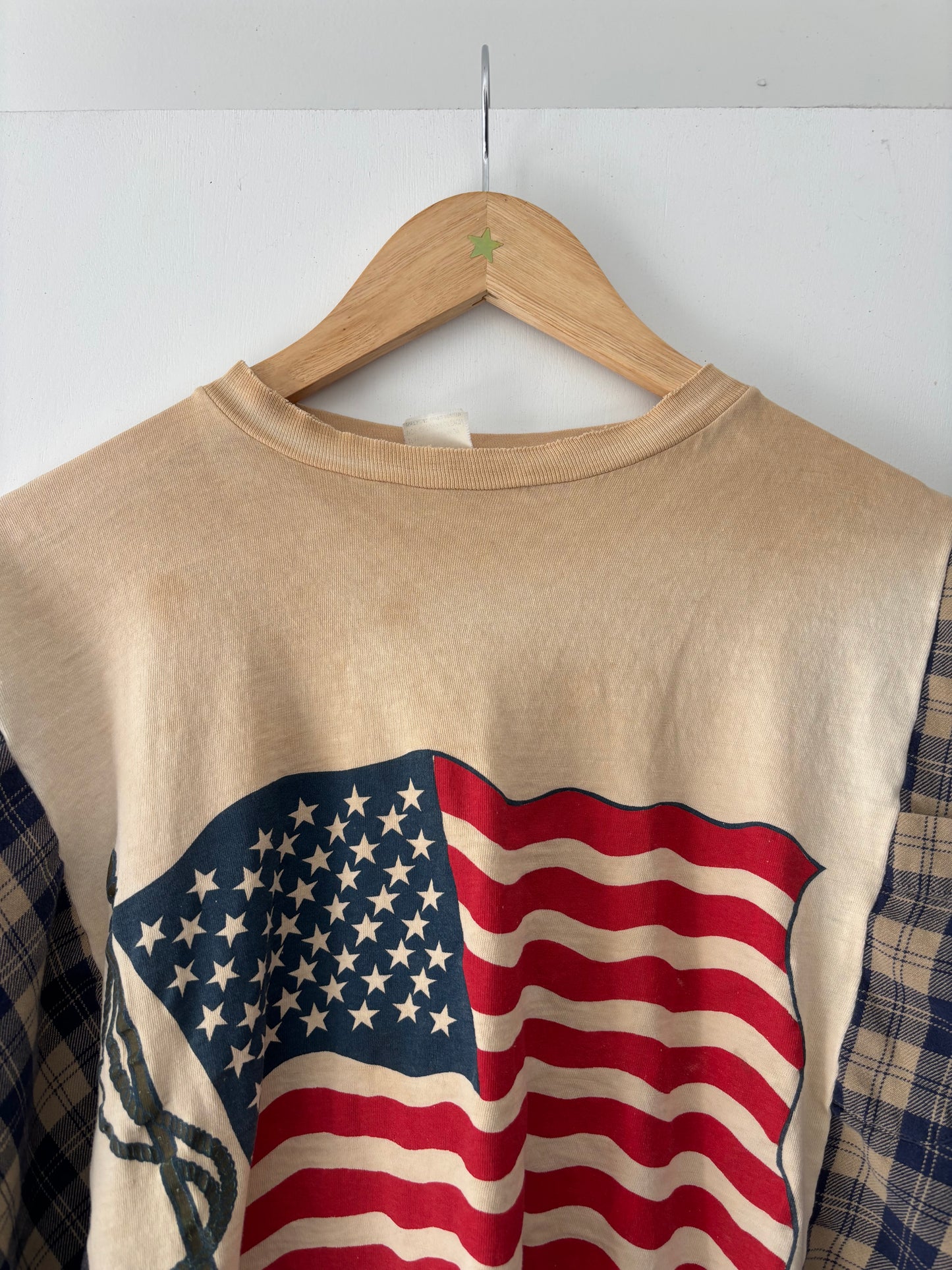 Distressed USA Flannel Tee(M-L)