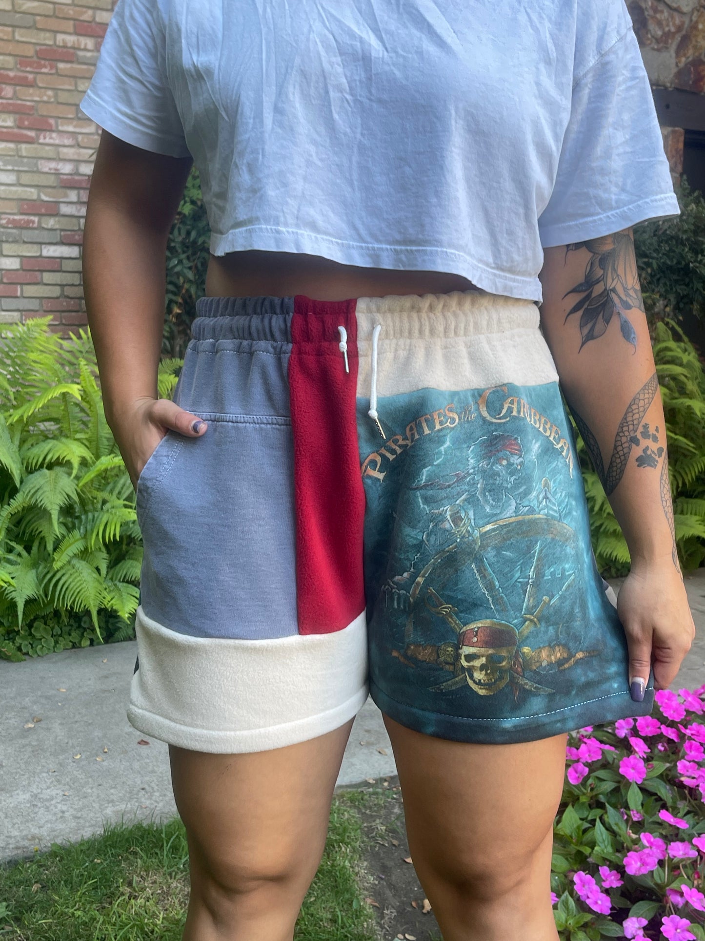 🏴‍☠️ of the carribbean Sweatshorts